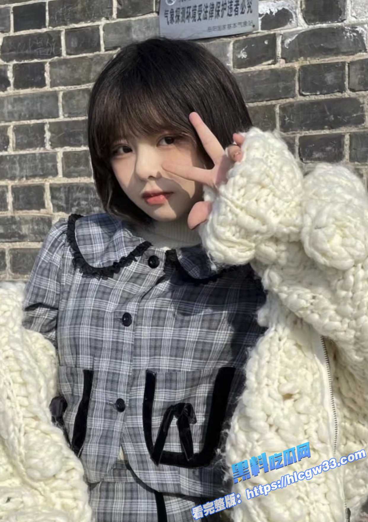 清纯大一学生妹 拍摄写真合集 背叛男友穿情趣内衣出轨摄影师 被后入无套爆操简直就是母狗29 清纯大一学生妹 拍摄写真合集 背叛男友穿情趣内衣出轨摄影师 被后入无套爆操简直就是母狗29