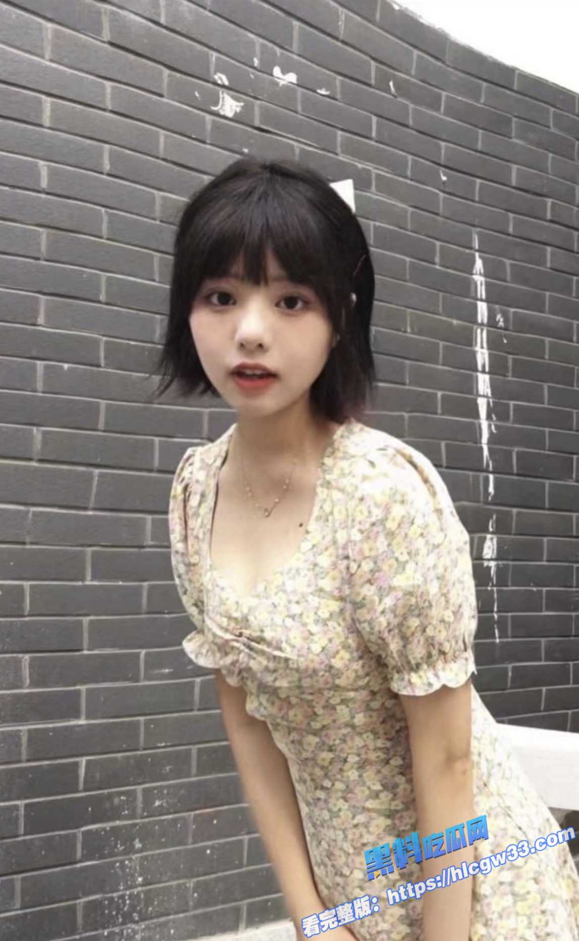 清纯大一学生妹 拍摄写真合集 背叛男友穿情趣内衣出轨摄影师 被后入无套爆操简直就是母狗37 清纯大一学生妹 拍摄写真合集 背叛男友穿情趣内衣出轨摄影师 被后入无套爆操简直就是母狗37
