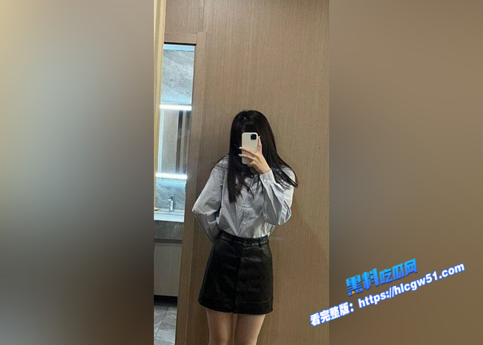 南京大学生 陈伊莉 下海兼职捞金 被金主拴狗链爆干 穿着开档黑丝被后入爆操2 南京大学生 陈伊莉 下海兼职捞金 被金主拴狗链爆干 穿着开档黑丝被后入爆操2