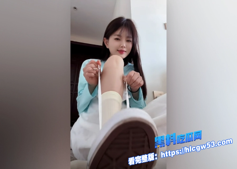 抖音30w网红阿月大王,调教男奴视频流出,清纯可人的脸下是暴力s女王谁能想到 3 抖音30w网红阿月大王,调教男奴视频流出,清纯可人的脸下是暴力s女王谁能想到 3
