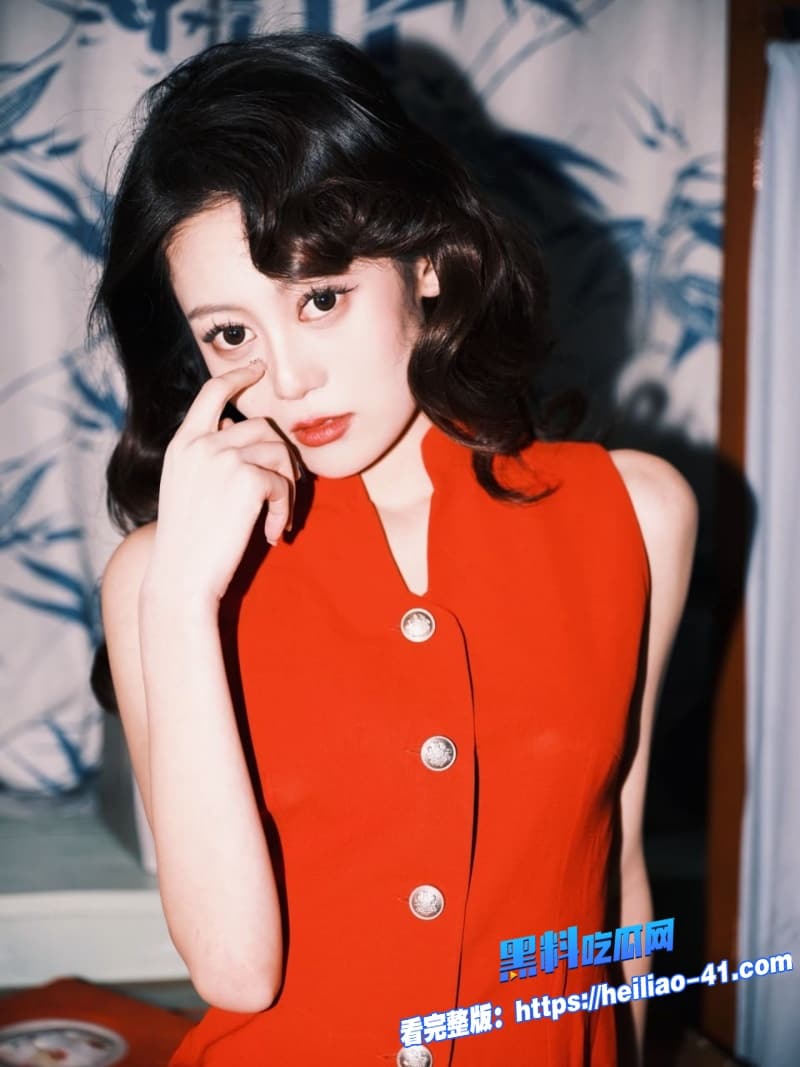 宋晓峰女儿 宋之馨被闺蜜孟可佳曝光三亚酒吧点男模约炮瓜友们瞬间炸锅9