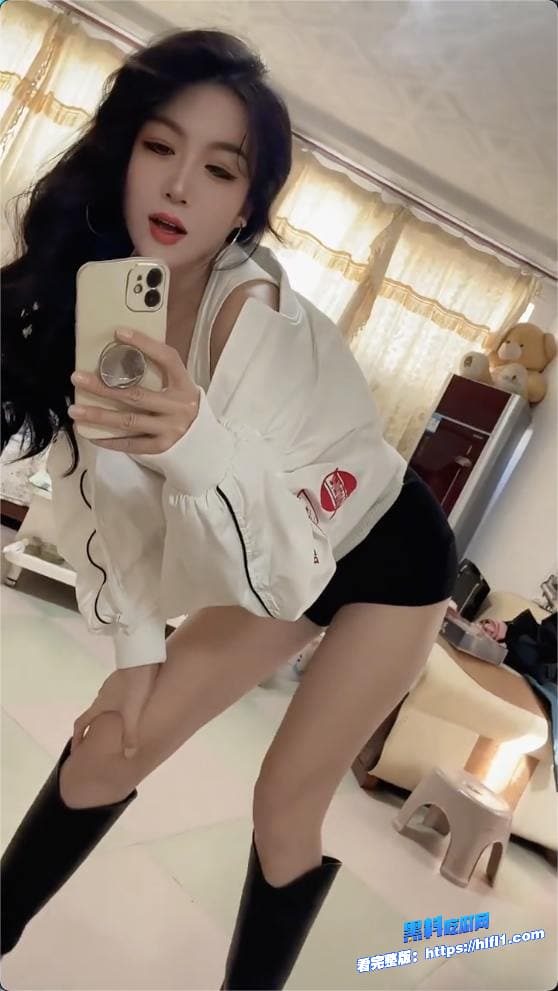 老板娘真好看！莱州沙河王木木烧烤店老板娘吃瓜：少妇私密视频流出，电动吸水泵上演‘喷泉小镇’！图4