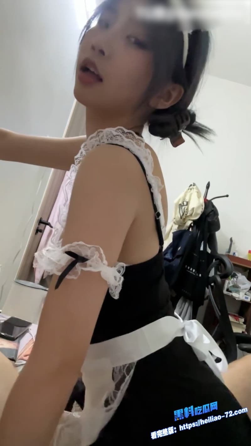 极品精神小妹身穿女仆装与男友在出租屋内疯狂做爱露脸骑乘的样子属实太淫荡7