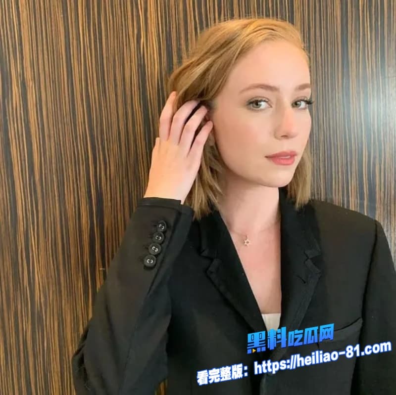 美国洛杉矶女喜剧演员汉娜·爱宾德在黑客里的放浪三人群戏太劲爆了2