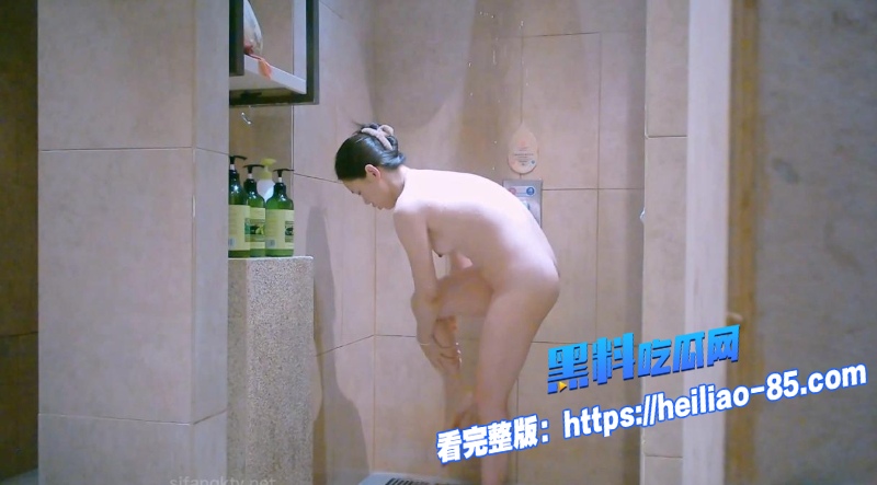 偷拍学生妹沐浴更衣12