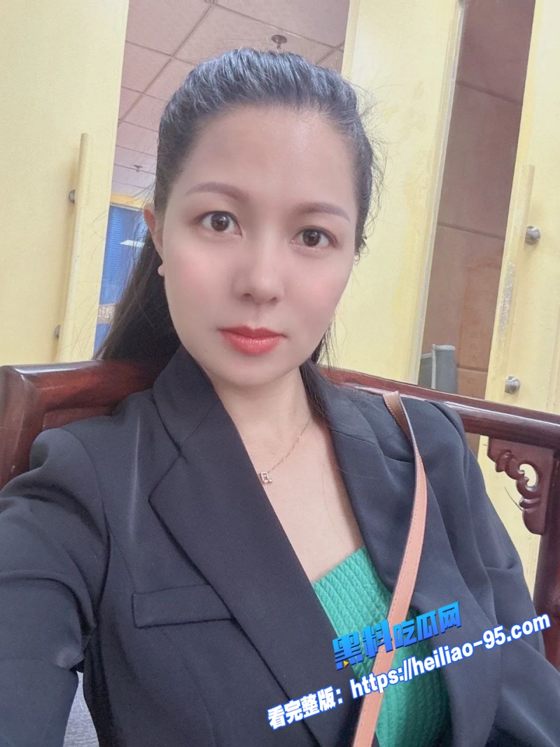 母子真实乱伦骚妈情趣睡衣勾引儿子客厅干到床上潮喷爱液痕迹布满全家5 母子真实乱伦骚妈情趣睡衣勾引儿子客厅干到床上潮喷爱液痕迹布满全家5