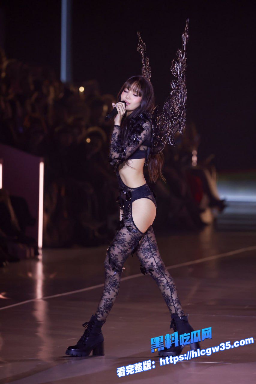 BLACKPINK-成员lisa最新造型堪比侃爷娇妻图31.jpg