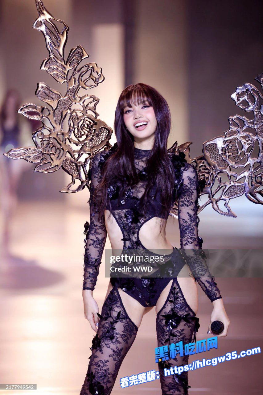 BLACKPINK-成员lisa最新造型堪比侃爷娇妻图35.jpg