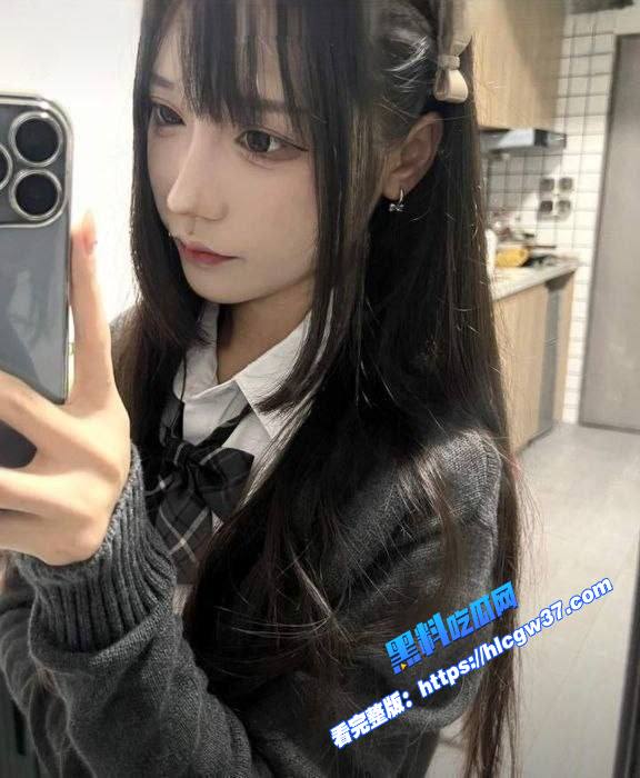 安徽大学极品萝莉学生妹网上暧昧约炮男友不在身边就到处约炮被炮友各种姿势爆操母狗淫叫声销魂淫荡 图1