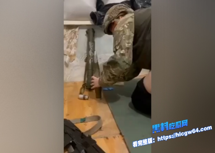 俄乌战争如火如荼乌克兰母狗被征召上战场也不忘满足自己的骚妹妹直接拿炮弹自慰牛逼克拉斯女毛子颜值身材简直极品吃瓜必看 12 俄乌战争如火如荼乌克兰母狗被征召上战场也不忘满足自己的骚妹妹直接拿炮弹自慰牛逼克拉斯女毛子颜值身材简直极品吃瓜必看 12