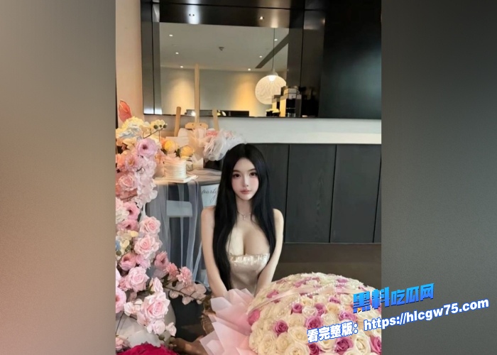 抖音67万粉擦边网红崔崔567土豪狂刷飞机开启会议室真空直播巨乳诱惑录屏各种大尺度骚到没边儿 图4