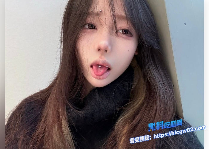 推特高颜值好身材少女御姐小小绘0507Huihui 大尺度金主福利视频完整版曝光白虎馒头逼看着是真的不错 图6 推特高颜值好身材少女御姐小小绘0507Huihui 大尺度金主福利视频完整版曝光白虎馒头逼看着是真的不错 图6