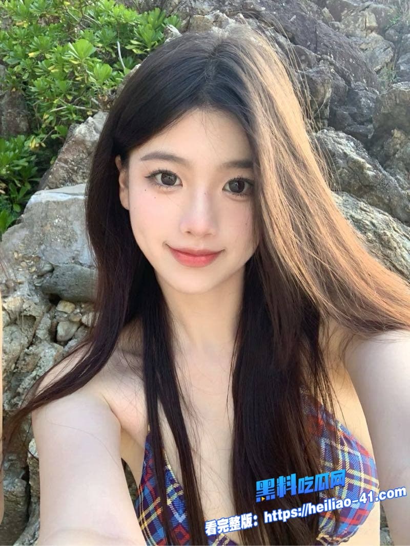真实家庭乱伦半夜趁老婆睡着偷偷溜进小姨子房间露脸深喉口交极品白虎嫩穴被操的直流白浆1 真实家庭乱伦半夜趁老婆睡着偷偷溜进小姨子房间露脸深喉口交极品白虎嫩穴被操的直流白浆1