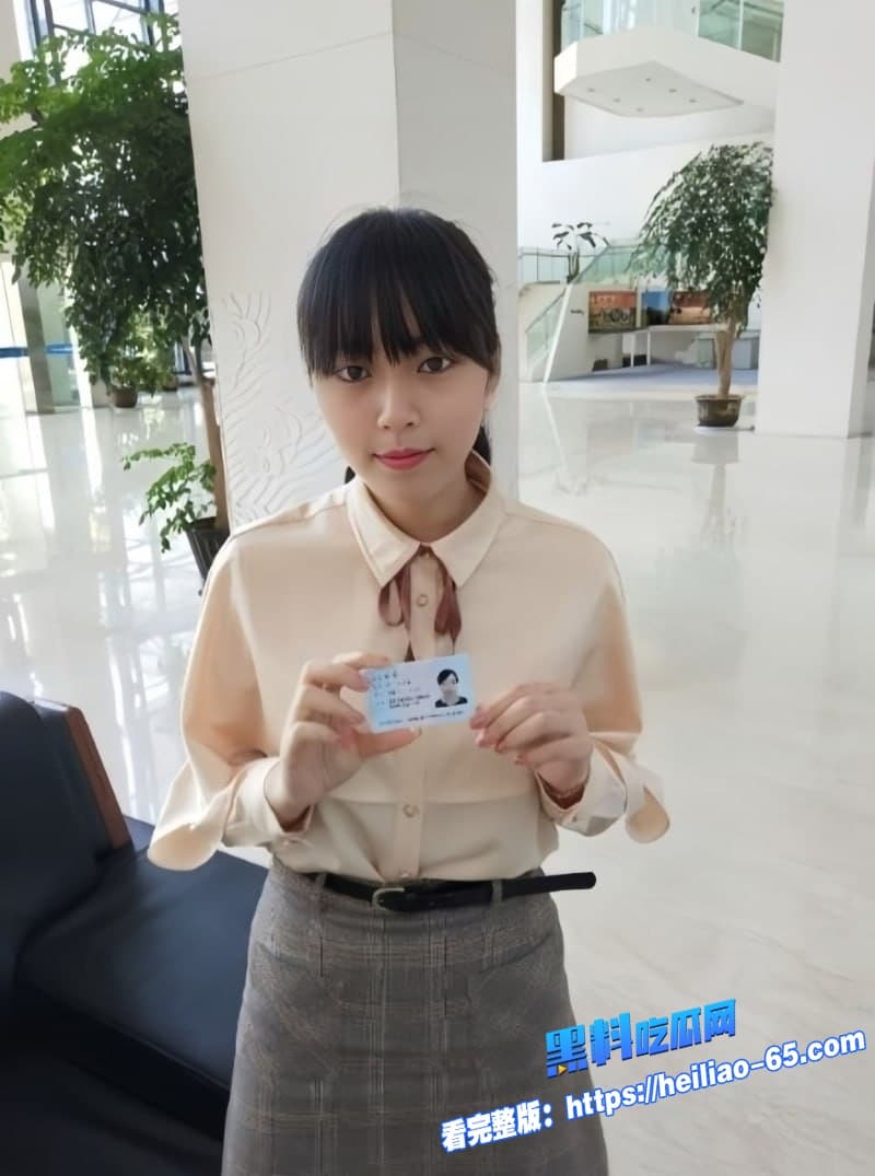 海南大学生美女董丽裸贷视频泄漏跳蛋震动嫩穴反差感瞬间拉满8 海南大学生美女董丽裸贷视频泄漏跳蛋震动嫩穴反差感瞬间拉满8
