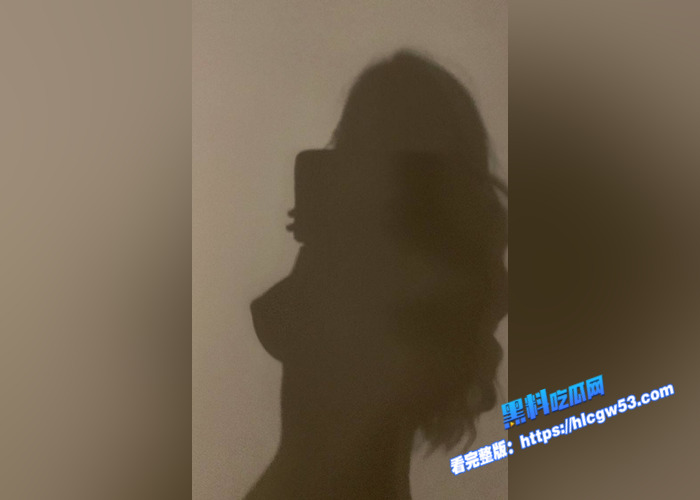 新婚人妻 照片乍一看有点像任素汐 和老公洞房花烛夜床上吃吊视频流出 这深喉功力深不可测4