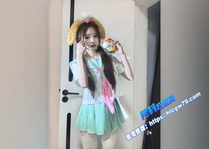 海角社区06年女大小萝莉和哥哥长期维持乱伦关系美腿配黑丝简直绝了床上乖巧听话 图1