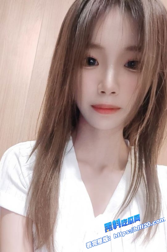 大连清纯嫩妹 乔珊珊 性爱视频被炮友曝光 各种性爱姿势全都会 骚气十足!图3 大连清纯嫩妹 乔珊珊 性爱视频被炮友曝光 各种性爱姿势全都会 骚气十足!图3