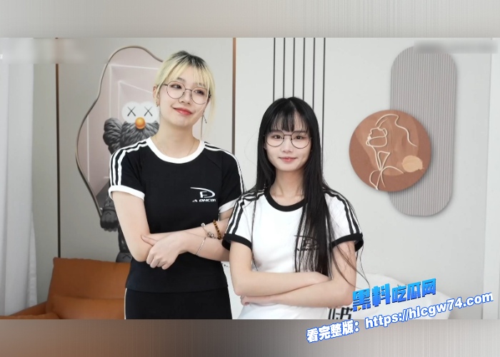 袜啵啵摄影最新高清作品小甜豆和甜甜圈双人裸足tk互挠白袜玉足完美展现对白有趣足控必看 图1 袜啵啵摄影最新高清作品小甜豆和甜甜圈双人裸足tk互挠白袜玉足完美展现对白有趣足控必看 图1