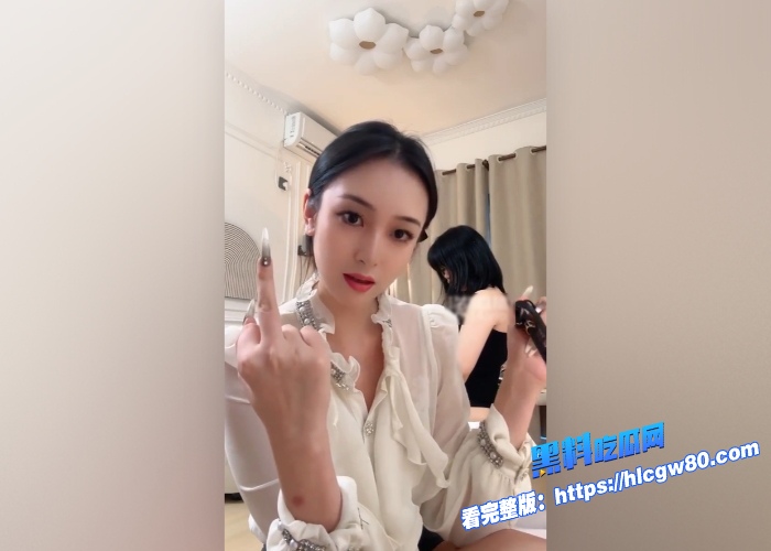 玩物直播超美女S佳禾小妈付费直播回放流出皮鞭教育发情女m玉足深喉足控福利 图1