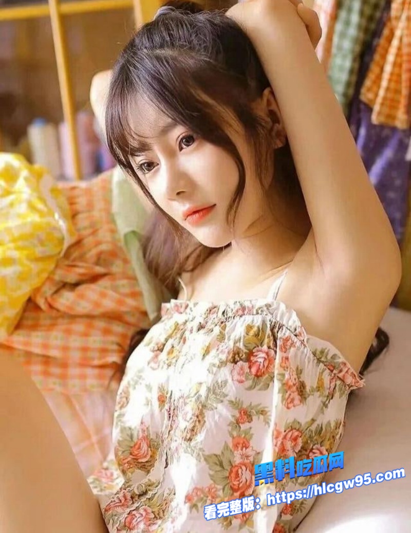 海角乱伦趁着老爸不在家偷袭熟睡小妈4.jpg