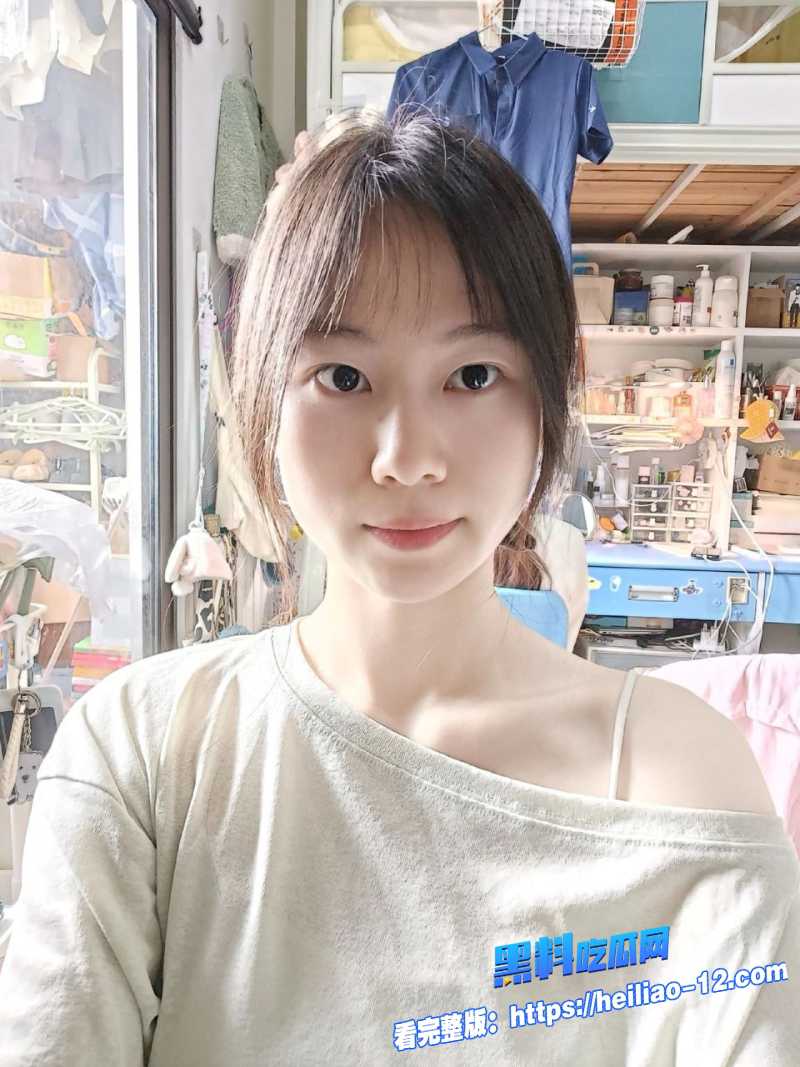 大学城约操眼镜母狗 酒店做爱视频流出 被男子抬腿中出啪啪 果然是十个眼镜九个骚！ 13