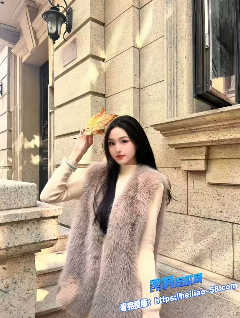 海角姐弟乱伦巨乳黑丝姐姐楼梯间跪舔弟弟大屌骚穴被疯狂调教瞬间成为了弟弟胯下的专属母狗1