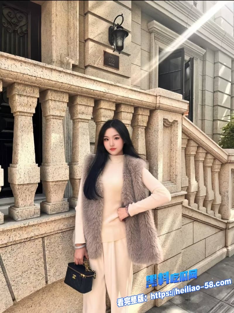 海角姐弟乱伦巨乳黑丝姐姐楼梯间跪舔弟弟大屌骚穴被疯狂调教瞬间成为了弟弟胯下的专属母狗2