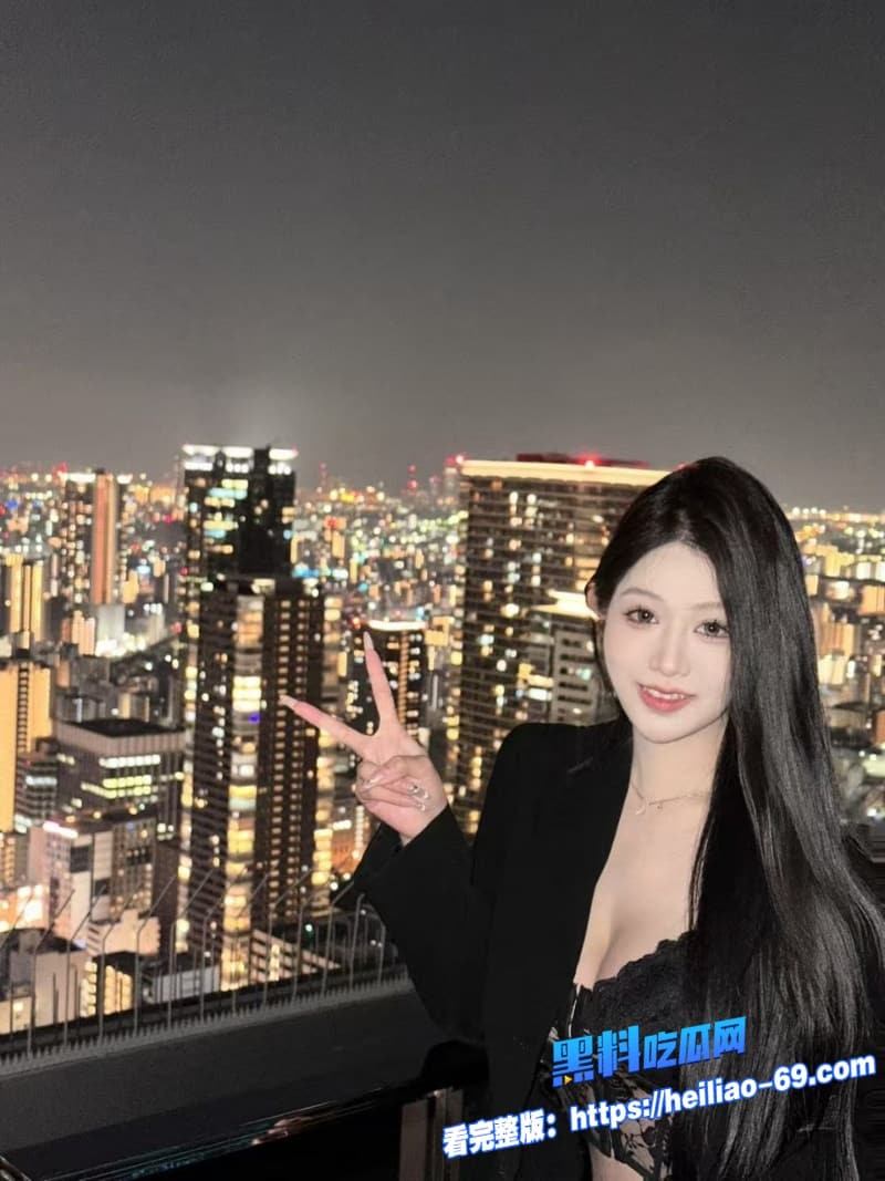 海角母子乱伦醉酒妈妈身穿黑丝被儿子撕开猛插肥穴看得人下身直发硬2 海角母子乱伦醉酒妈妈身穿黑丝被儿子撕开猛插肥穴看得人下身直发硬2