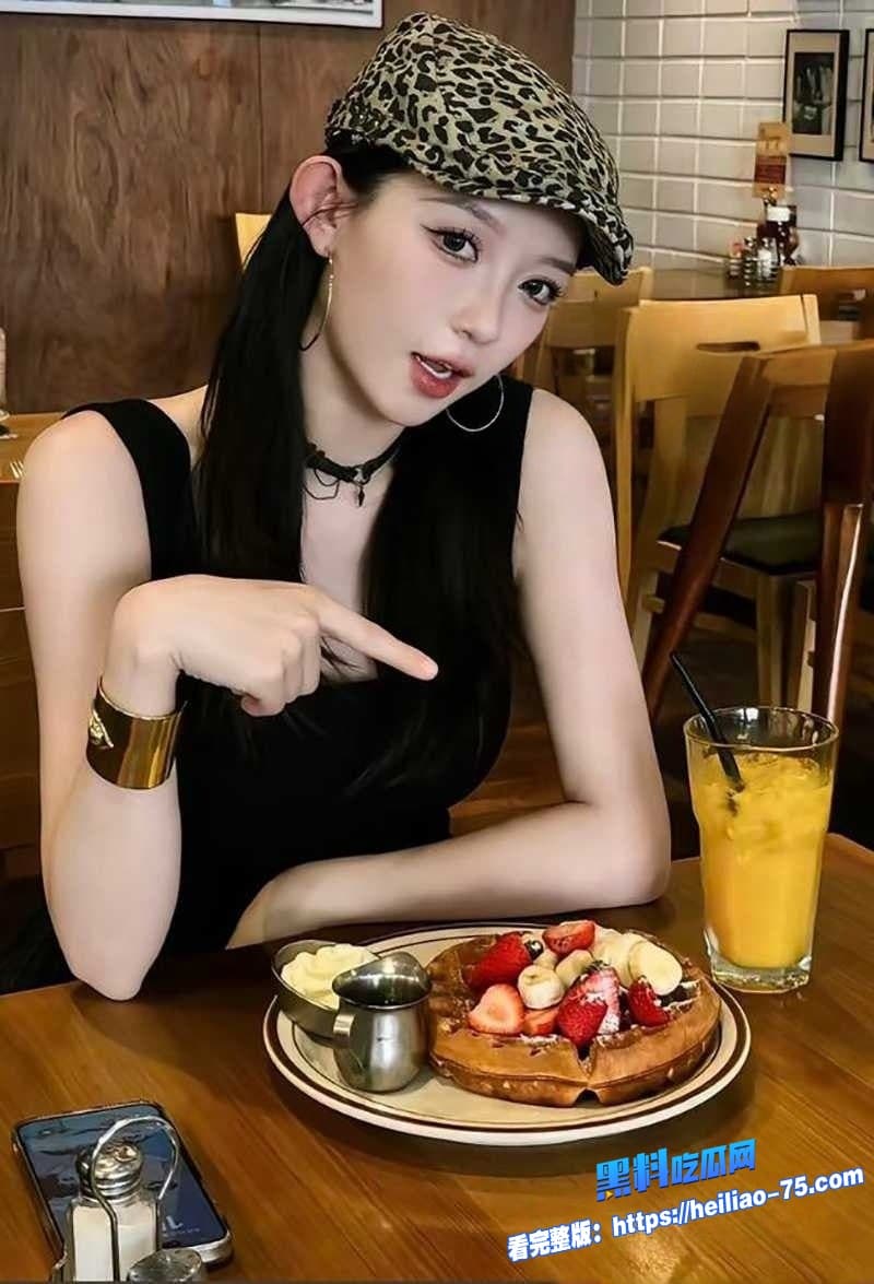 抖音千万网红小伊伊三亚偷玩3P群交被抓包牌牌琦秒变绿帽侠这回人设彻底崩了7