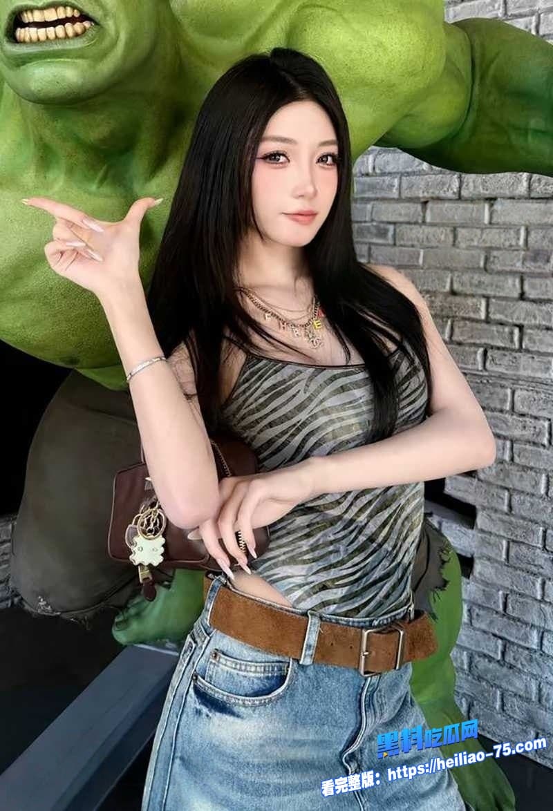 抖音千万网红小伊伊三亚偷玩3P群交被抓包牌牌琦秒变绿帽侠这回人设彻底崩了8