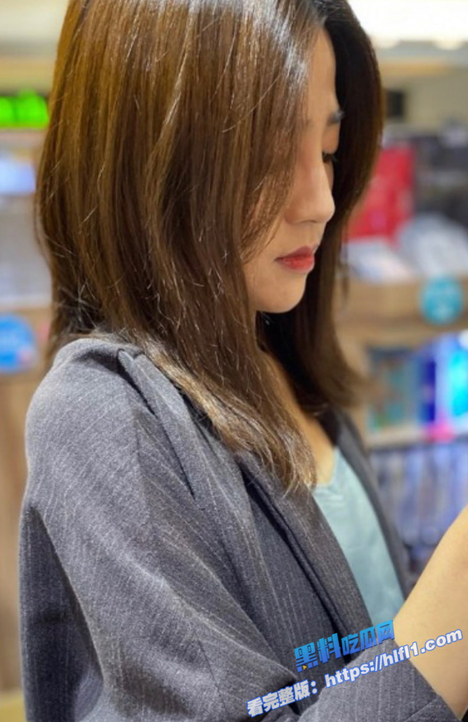 台湾美女保险推销媛 下班后应酬被客户灌醉带去酒店开房 性爱视频流出！图1
