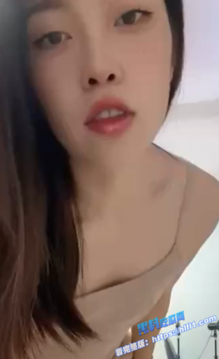 快手极品主播 小十 定制私拍福利视频流出 抠逼弄穴激情自慰 荡妇气质展露无遗！2