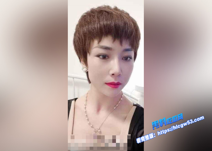 海角母子乱伦！清晨潜入偷袭熟睡中的母亲 被蹂躏到淫水横流才醒 羞臊的面红耳赤 誓要把老妈的尿给干出来7
