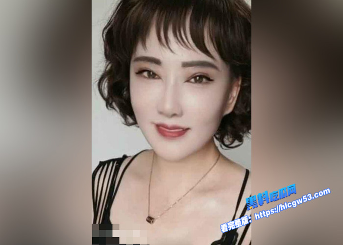 海角母子乱伦！清晨潜入偷袭熟睡中的母亲 被蹂躏到淫水横流才醒 羞臊的面红耳赤 誓要把老妈的尿给干出来8