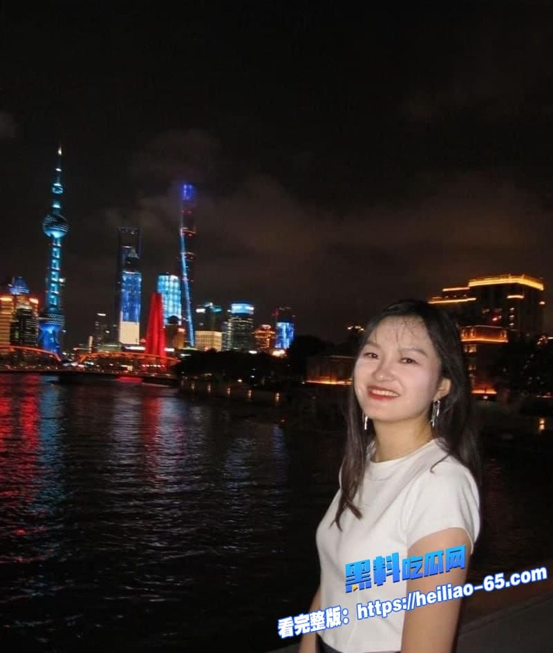 上海英语老师黄沐晴私拍视频流出端庄女教师私下被老公操得肥臀乱颤全程露脸非常骚1