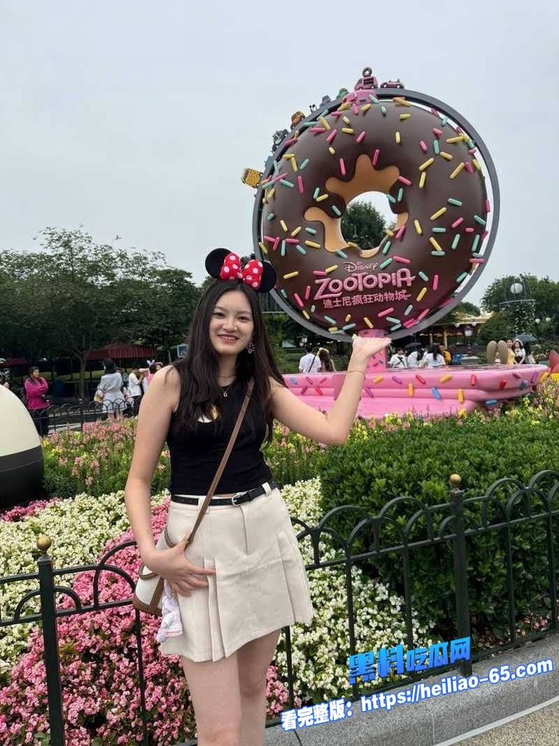 上海英语老师黄沐晴私拍视频流出端庄女教师私下被老公操得肥臀乱颤全程露脸非常骚2