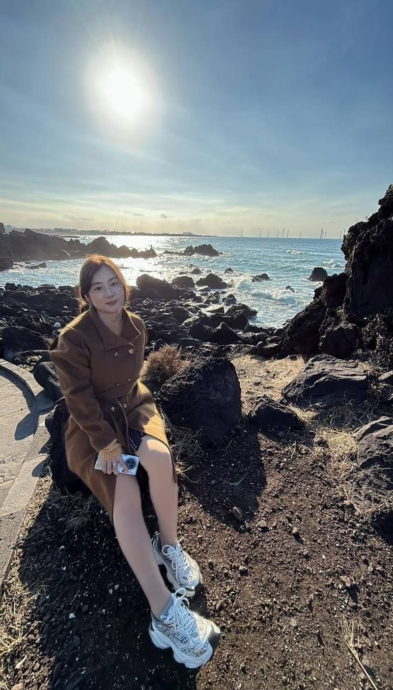 一脸福气的良家少妇!老公油田常年不回家 自己找炮友后入止痒 一脸福气的良家少妇!老公油田常年不回家 自己找炮友后入止痒