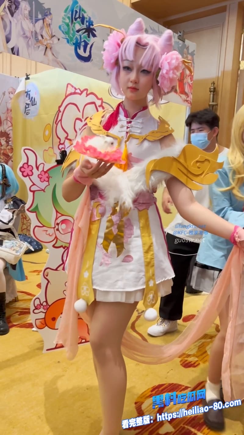 商场偷拍系列极品二次元少女COS逛街被偷拍大神疯狂抄底丝袜白内内超长走光8 商场偷拍系列极品二次元少女COS逛街被偷拍大神疯狂抄底丝袜白内内超长走光8