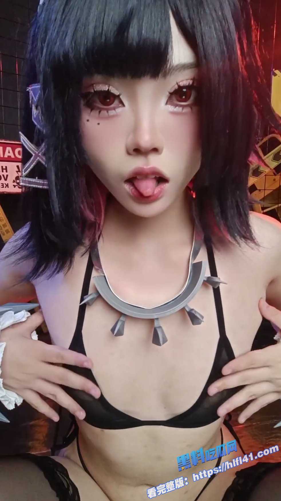 18OF极品网红 YanYanBonnie cos绝区零鲨鱼妹 三点贴上创可贴 自摸小穴 骚的没边