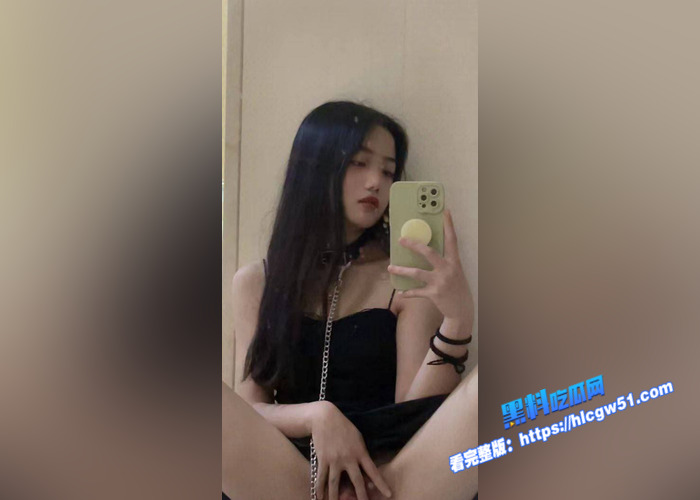 纯情优等学生妹 被调教成乖巧小狗 喜欢咬着绳子自拍 像小狗一样用舌头舔食 用手指刺激粉嫩小穴3 纯情优等学生妹 被调教成乖巧小狗 喜欢咬着绳子自拍 像小狗一样用舌头舔食 用手指刺激粉嫩小穴3
