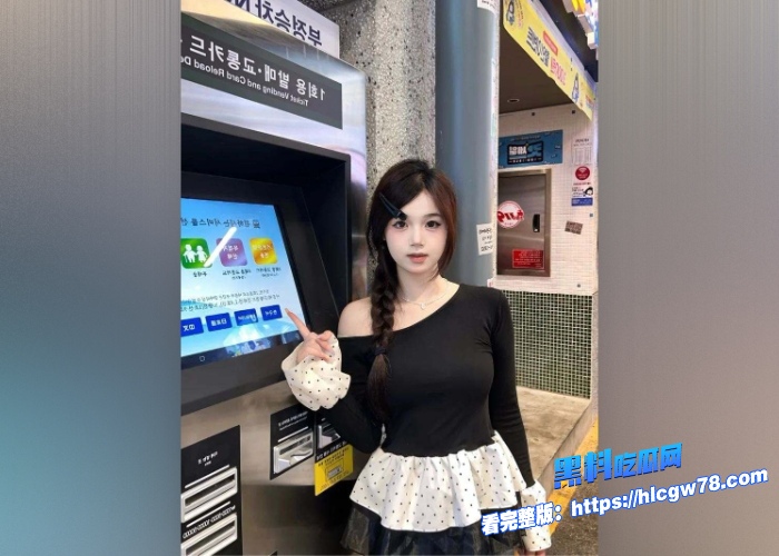 海角乱伦花季美少女妹妹在阳台和男友煲电话粥哥哥新生醋意强行把妹妹按到满腔醋意化为动力暴力猛插 图4 海角乱伦花季美少女妹妹在阳台和男友煲电话粥哥哥新生醋意强行把妹妹按到满腔醋意化为动力暴力猛插 图4
