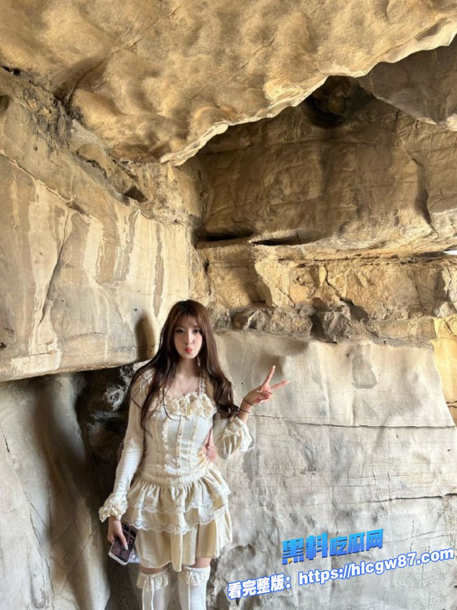 山东潍坊艺校小花旦赵思珊的私密视频全网炸锅了 13 山东潍坊艺校小花旦赵思珊的私密视频全网炸锅了 13