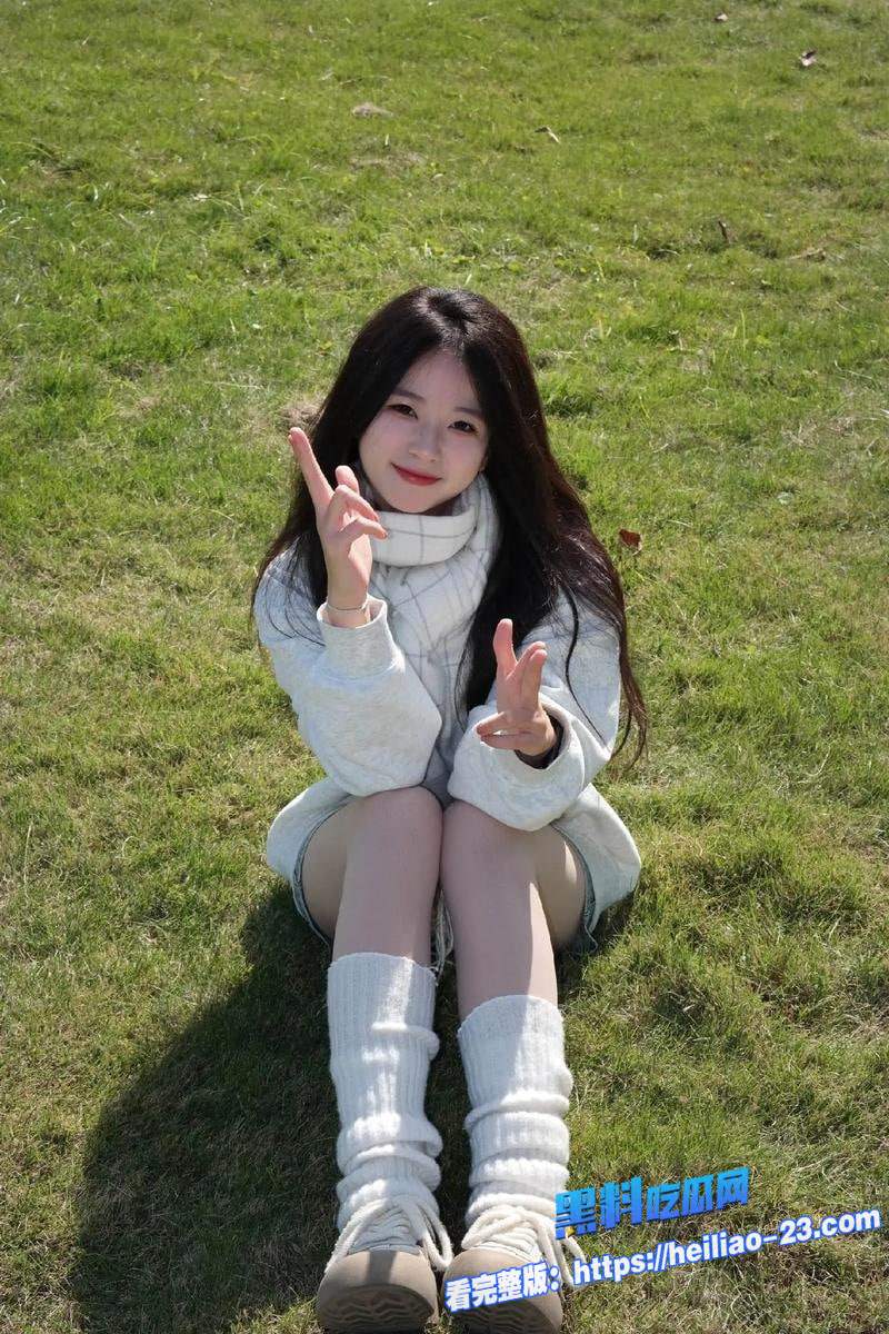 性感打扮的妹妹正要出门哥哥突然失控撕烂黑丝将她捆绑狠狠的爆操到双腿发软再也站不起来1