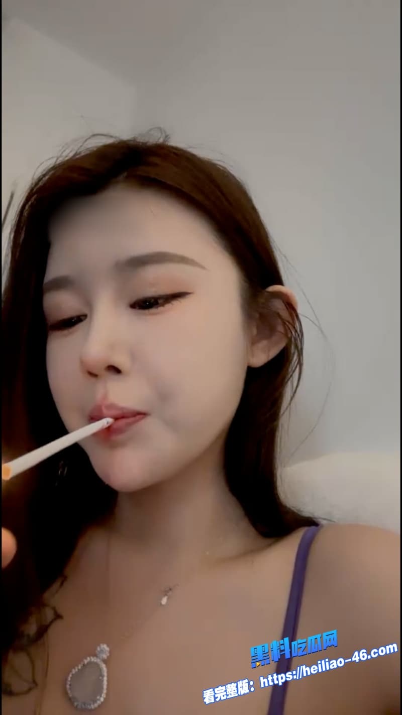 猎奇重口高颜值女王伊楠身穿黑丝全程露脸SM疯狂调教男友高跟插马眼那段是真的炸裂13 猎奇重口高颜值女王伊楠身穿黑丝全程露脸SM疯狂调教男友高跟插马眼那段是真的炸裂13