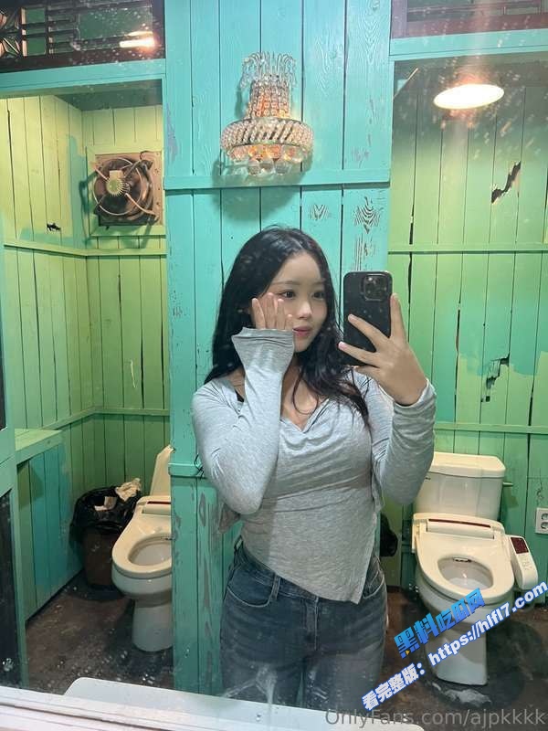 onlyfans极品网黄 mmmmppjjjj 肥臀巨乳反差小母狗 居家大尺度视频浪得勾魂！2