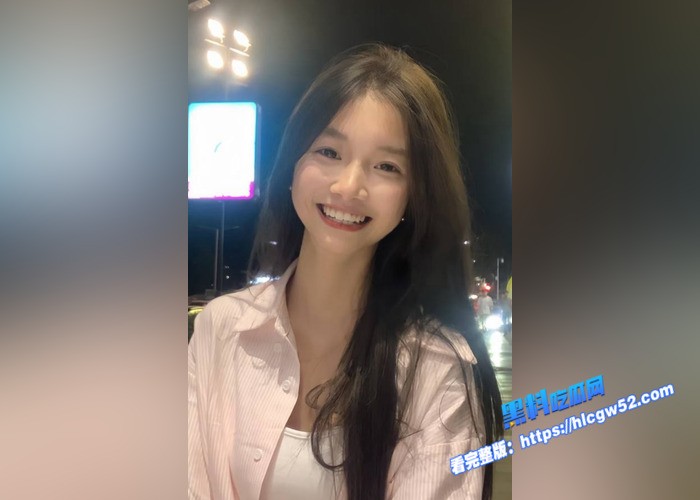 海角兄妹乱伦！跟妹妹很久没见面 一见面就是去宾馆开房 又搂又亲 用大屌塞入妹妹白虎嫩穴里 直接无套爆操！2.jpg