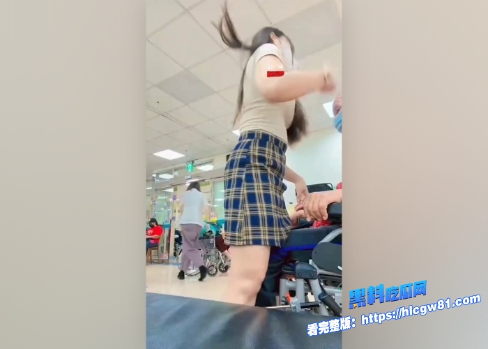 震惊河南某地养老院大搞色情派对女护工短裙热舞擦边老头尽情揉奶被撸管3 震惊河南某地养老院大搞色情派对女护工短裙热舞擦边老头尽情揉奶被撸管3