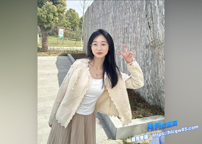 湖北科技学院霍西梅文静学霸极致反差交友软件约炮酒店大战被炮友按着干茶几都给整垮了笑喷 3 湖北科技学院霍西梅文静学霸极致反差交友软件约炮酒店大战被炮友按着干茶几都给整垮了笑喷 3