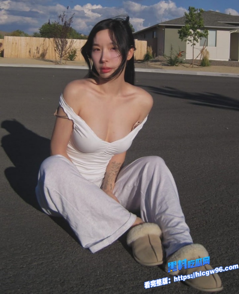 极品韩系正妹Elle Lee私密直击,风骚骑乘狂扭骚穴泛滥求大肉棒狠狠捣翻2