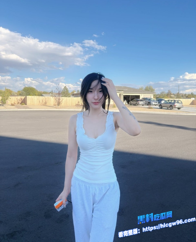 极品韩系正妹Elle Lee私密直击,风骚骑乘狂扭骚穴泛滥求大肉棒狠狠捣翻1